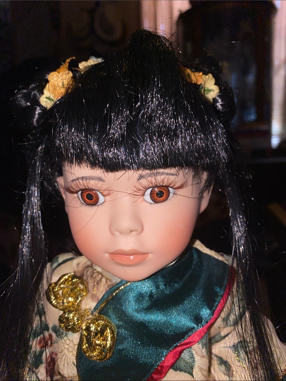 Duck House Heirloom Dolls porcelain doll - Picture 4 of 8